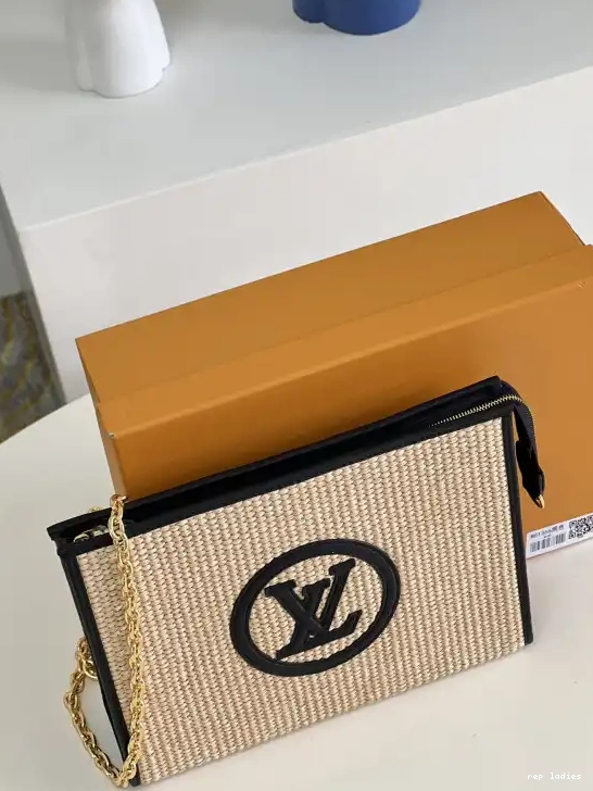 Cheap CHAIN ON POUCH LOUIS TOILETRY VUITTON 0525